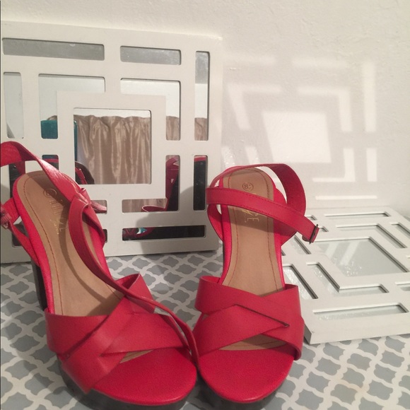 Wooden Block heels - Picture 2 of 2